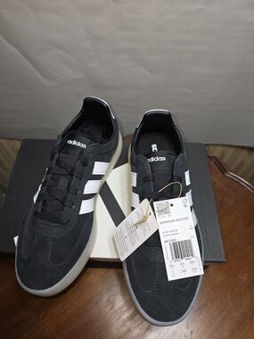 Adidas Barreda Decode Womens Size 7 Black White Casual Sneakers JR3102 NWT
